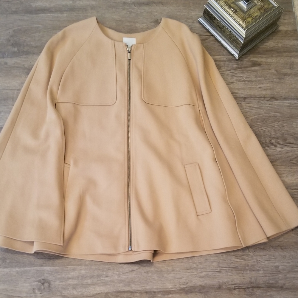 Halogen women's cape, size Medium NWT